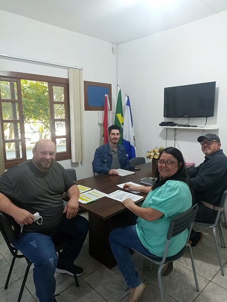 Reunião com o Secretário de Educação para discussão de alterações no estatuto do Magistério.