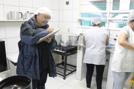SINSEB ACOMPANHA LAUDO TÉCNICO DAS SERVENTES E MERENDEIRAS