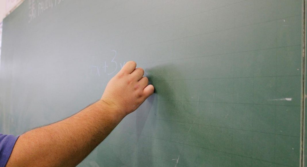 Presidente do Sinseb concede entrevista sobre piso nacional do magistério em Brusque e Guabiruba