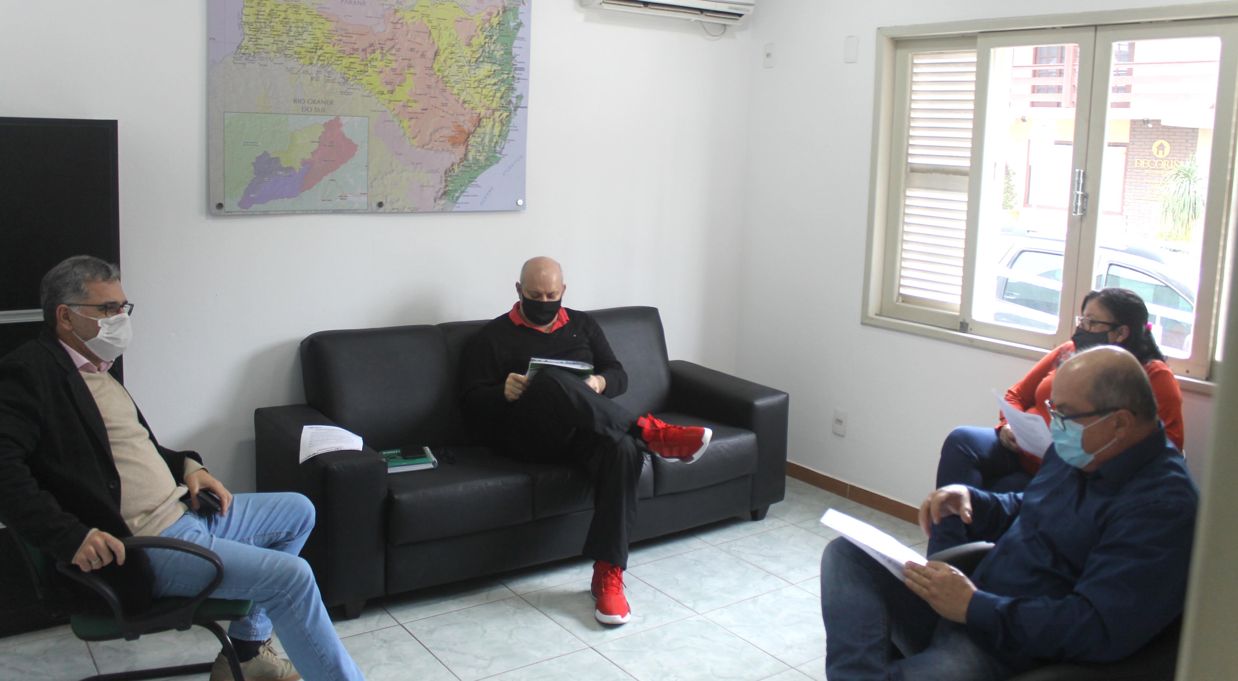 SINSEB discute o retorno às aulas na rede municipal de educação