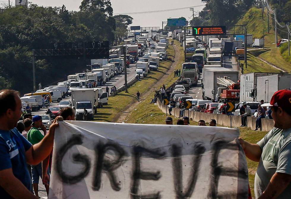 Sindicato se pronuncia sobre a greve dos caminhoneiros
